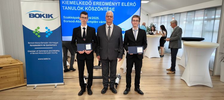 Kiváló végzősöket köszöntöttek