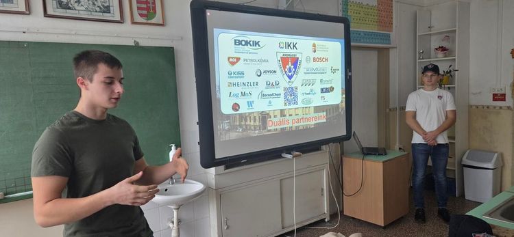 Pályaorientációs osztályfőnöki óra Nyékládházán